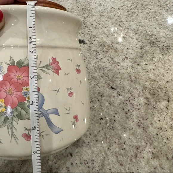 Vintage Floral Ceramic Canister Set with Wooden Lids pink flowers blue bows - Picture 8 of 10